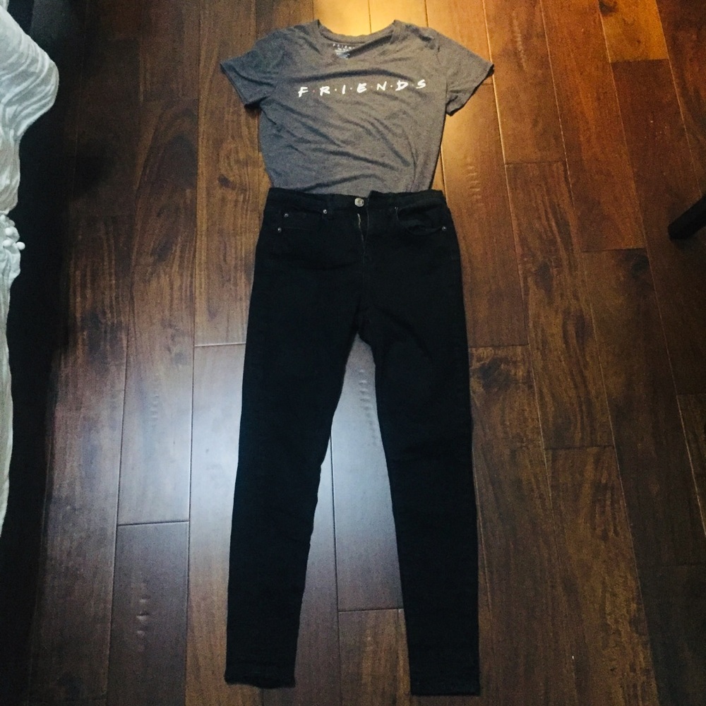 friends tee with Mudd black jeans